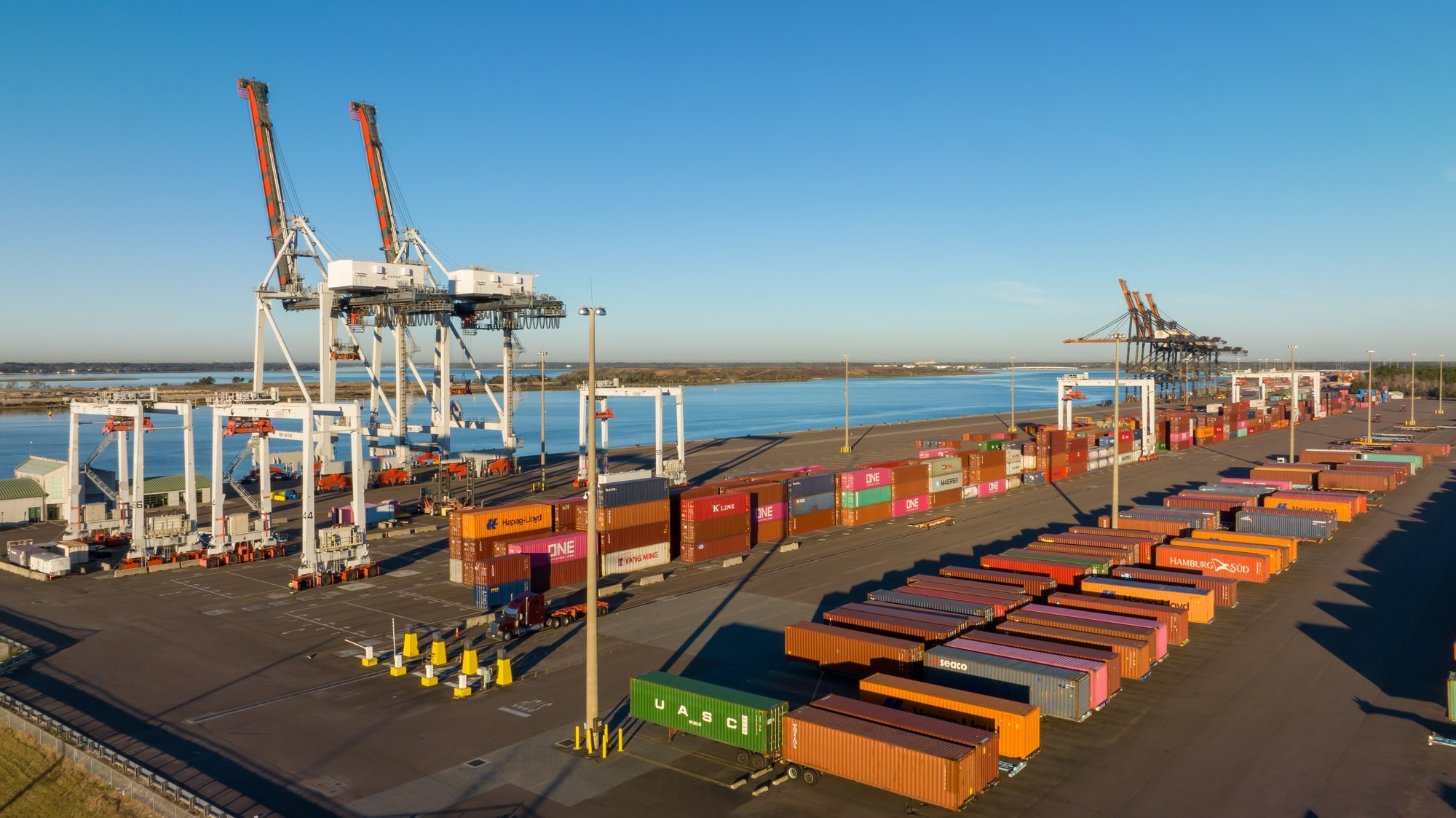 port (8)